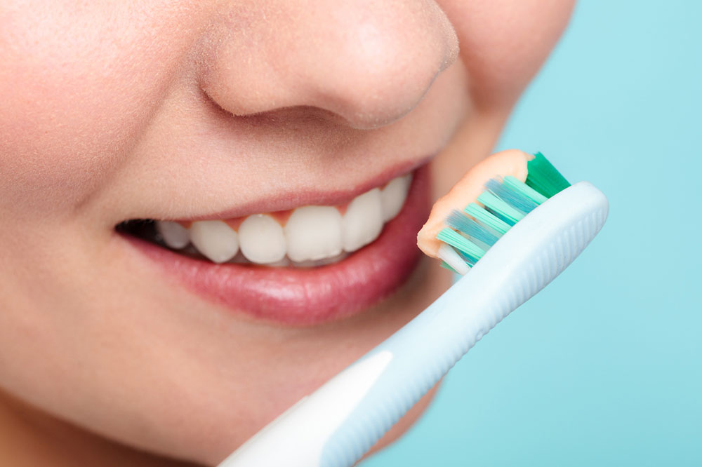 4 Effective At-Home Teeth Whitening Products